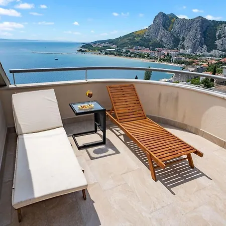 Mit Zwei Meerblick-balkonen By Interhome * Omiš