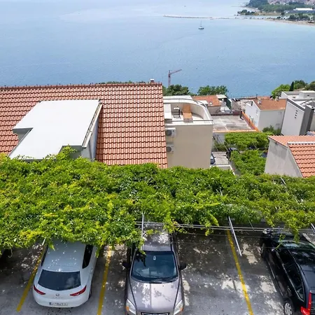 Mit Zwei Meerblick-balkonen By Interhome Omiš