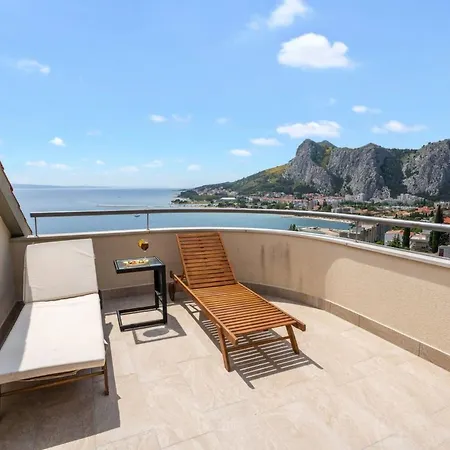 Apartman Mit Zwei Meerblick-balkonen By Interhome