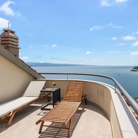 Mit Zwei Meerblick-balkonen By Interhome Apartman Omiš