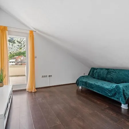 Apartman Mit Zwei Meerblick-balkonen By Interhome *