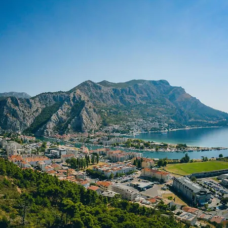 Apartman Mit Zwei Meerblick-balkonen By Interhome Omiš